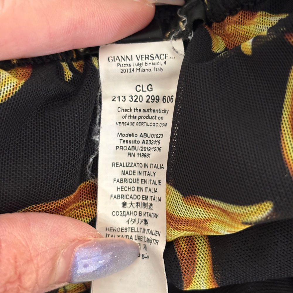 Versace Greca Border Swim Shorts Black Gold Designer Swim Trunks Size 3 (US XS) - Picture 7 of 9